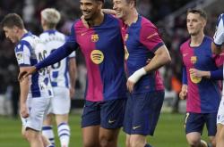 开云体育直播-阿根廷碾压曼联，德容绝境逆转