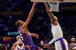 开云APP-包含湖人内线控制力爆棚，战胜对手的词条