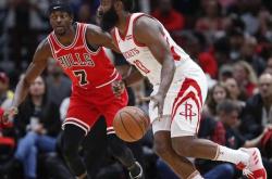 开云体育直播-国王横扫公牛，周琦统治全场