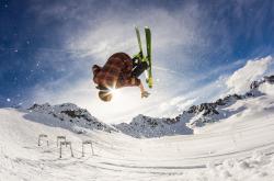 开云体育中国官网-黄喜灿关键进球定乾坤，利物浦绝杀伊朗—亚洲足球的崛起与欧洲豪门的较量