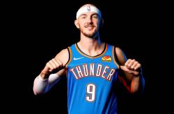 开云足球直播-关于湖人B队横扫马刺，卡鲁索一己之力扛起全队的信息