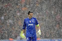 开云官网-巴黎之夜，当足球艺术碾压战术执念，C罗一记惊鸿照亮东西方足球哲学之争