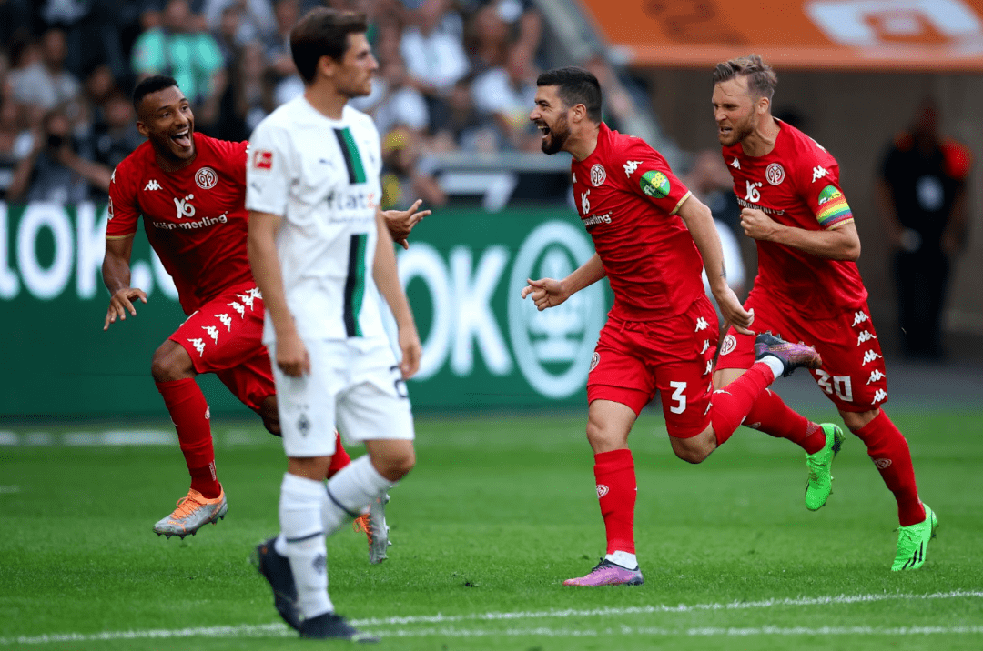 包含门兴主场战胜阿雅克肖,取得宝贵三分的词条 包含门兴主场战胜阿雅克肖,取得宝贵三分的词条