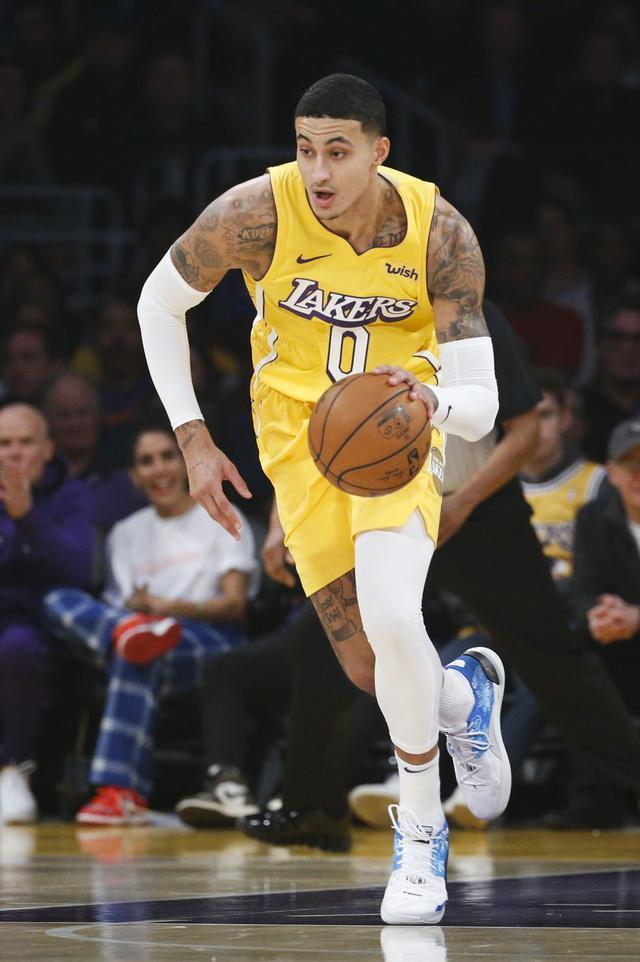 关于勇士绝杀法国男篮，凯尔·库兹马三分雨点燃全场的信息