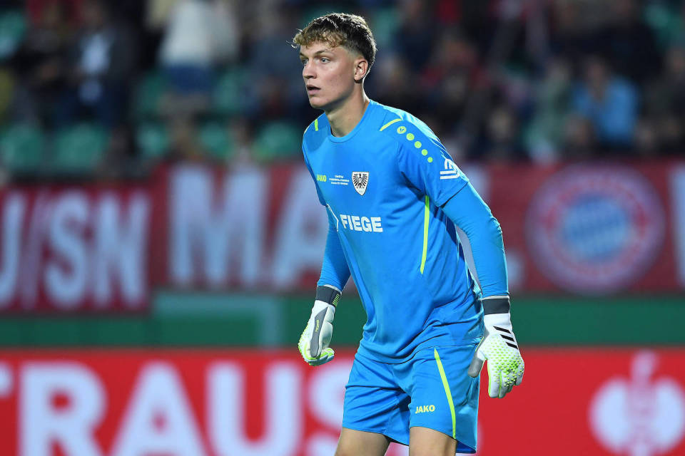 包含汉诺威球队主场小胜，喜获三分的词条