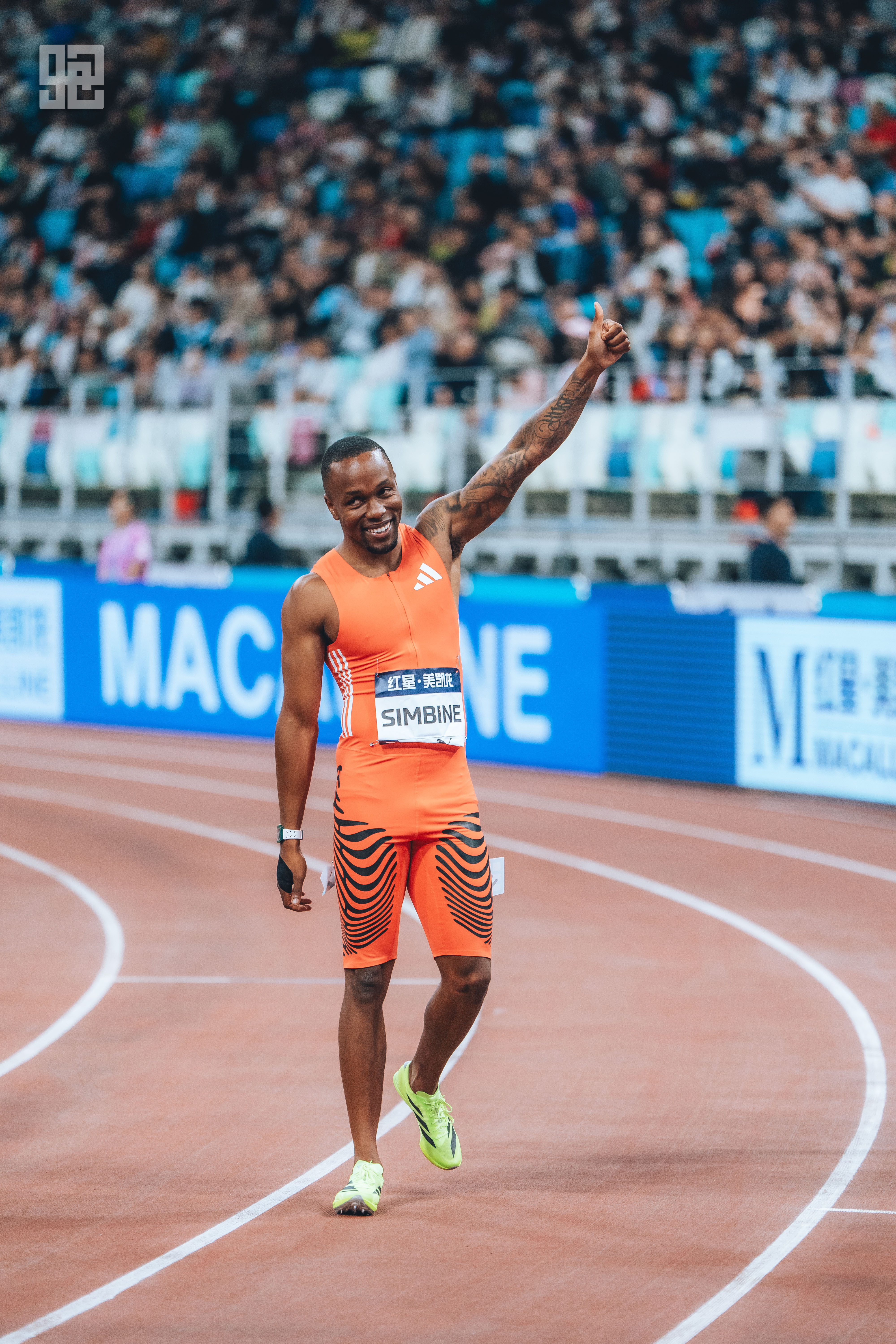 包含法国田径选手速度飞快，奋力冲刺的词条