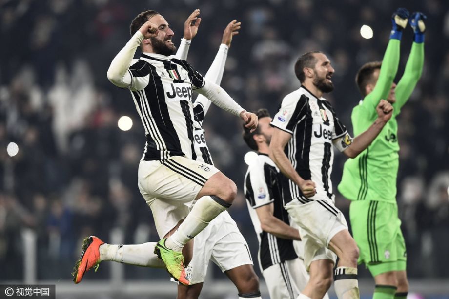 尤文图斯客场逆转那不勒斯，赢得关键三分