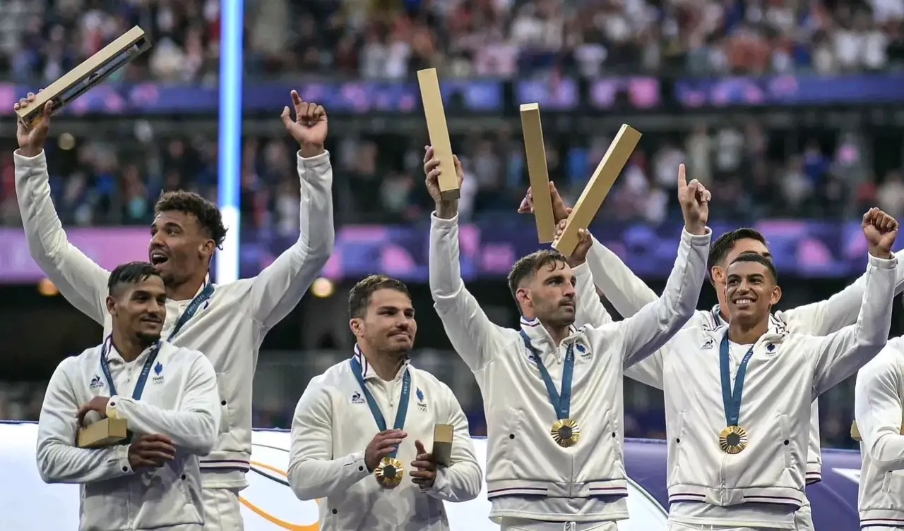 世界各国选手在体育赛事中角逐金牌