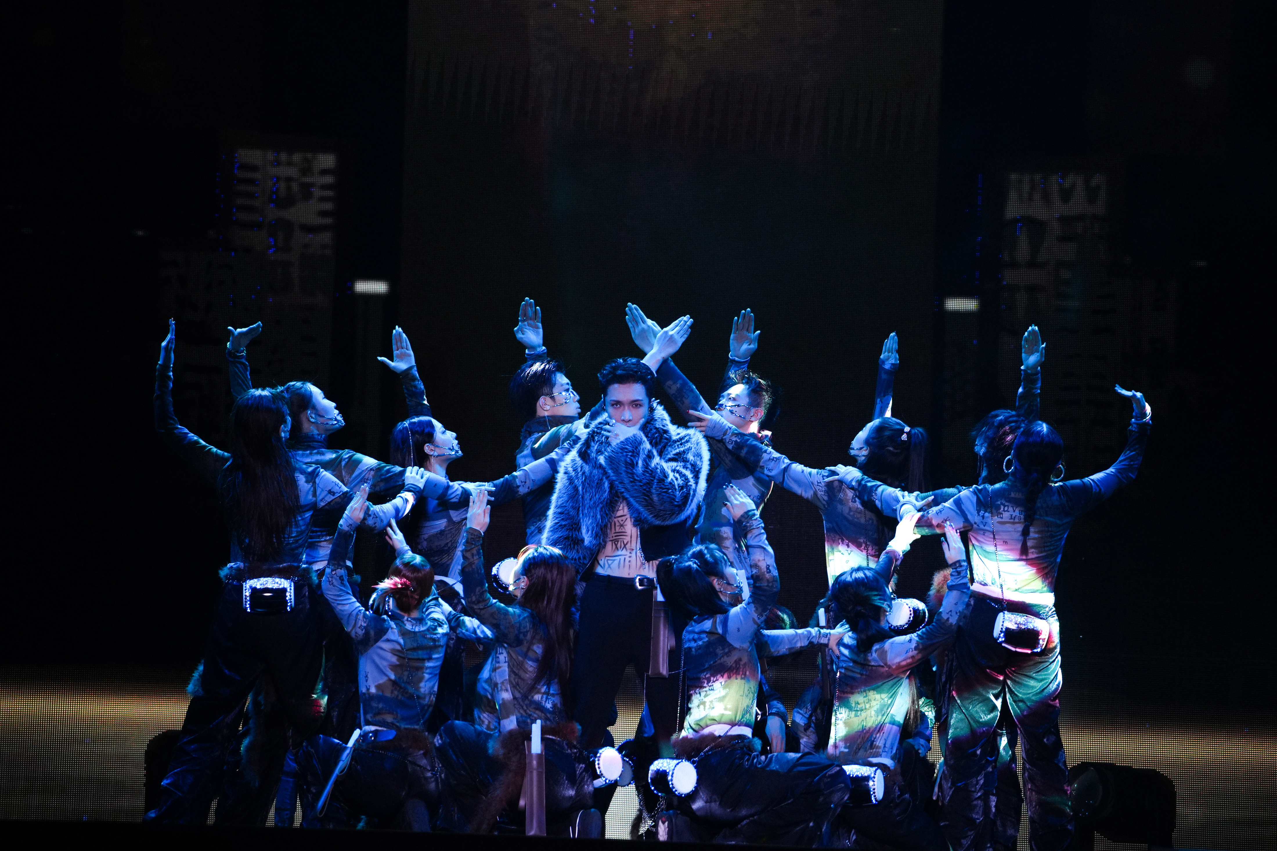 精湛技术引发赛场上全民狂欢的简单介绍