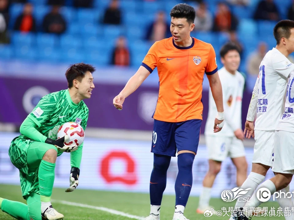 青岛黄海战胜北京人和