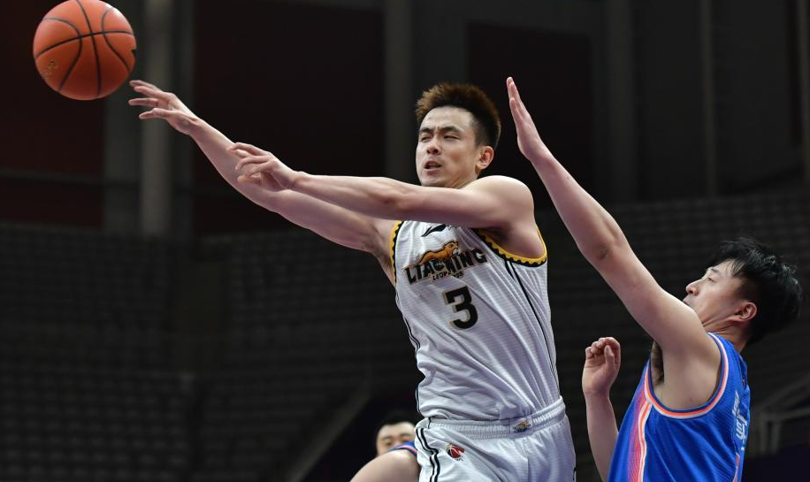 包含凯尔特人横扫广州队，赵继伟惊艳四座的词条