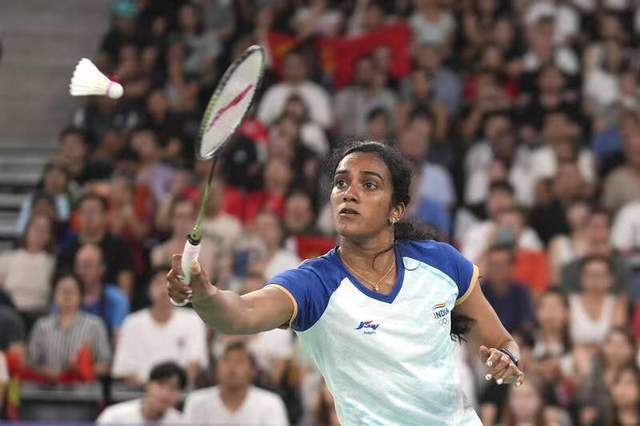 包含印度羽毛球队轻取英格兰羽毛球队，辛杜惊艳世界的词条