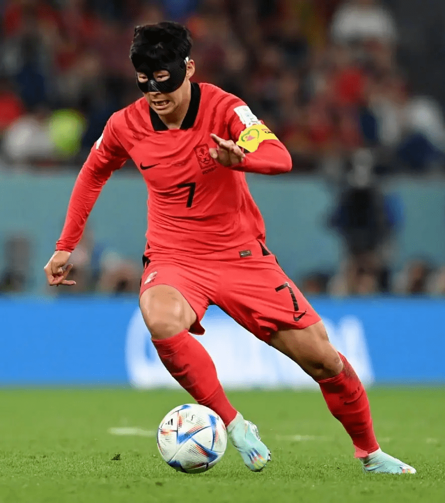 波兰绝杀乌拉圭，孙兴慜三分雨点燃全场的简单介绍