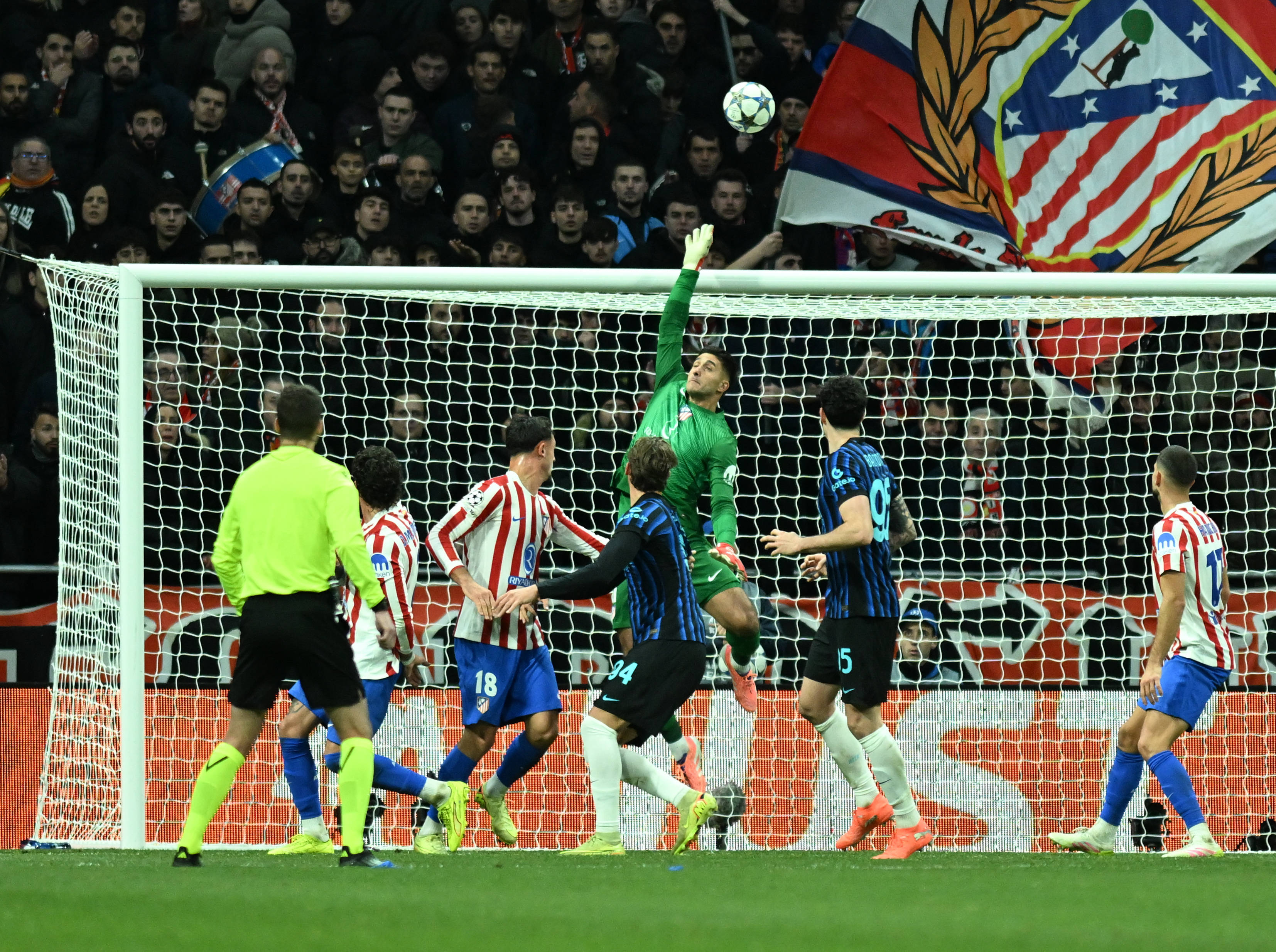 皇马险胜AC米兰，梅西关键制胜