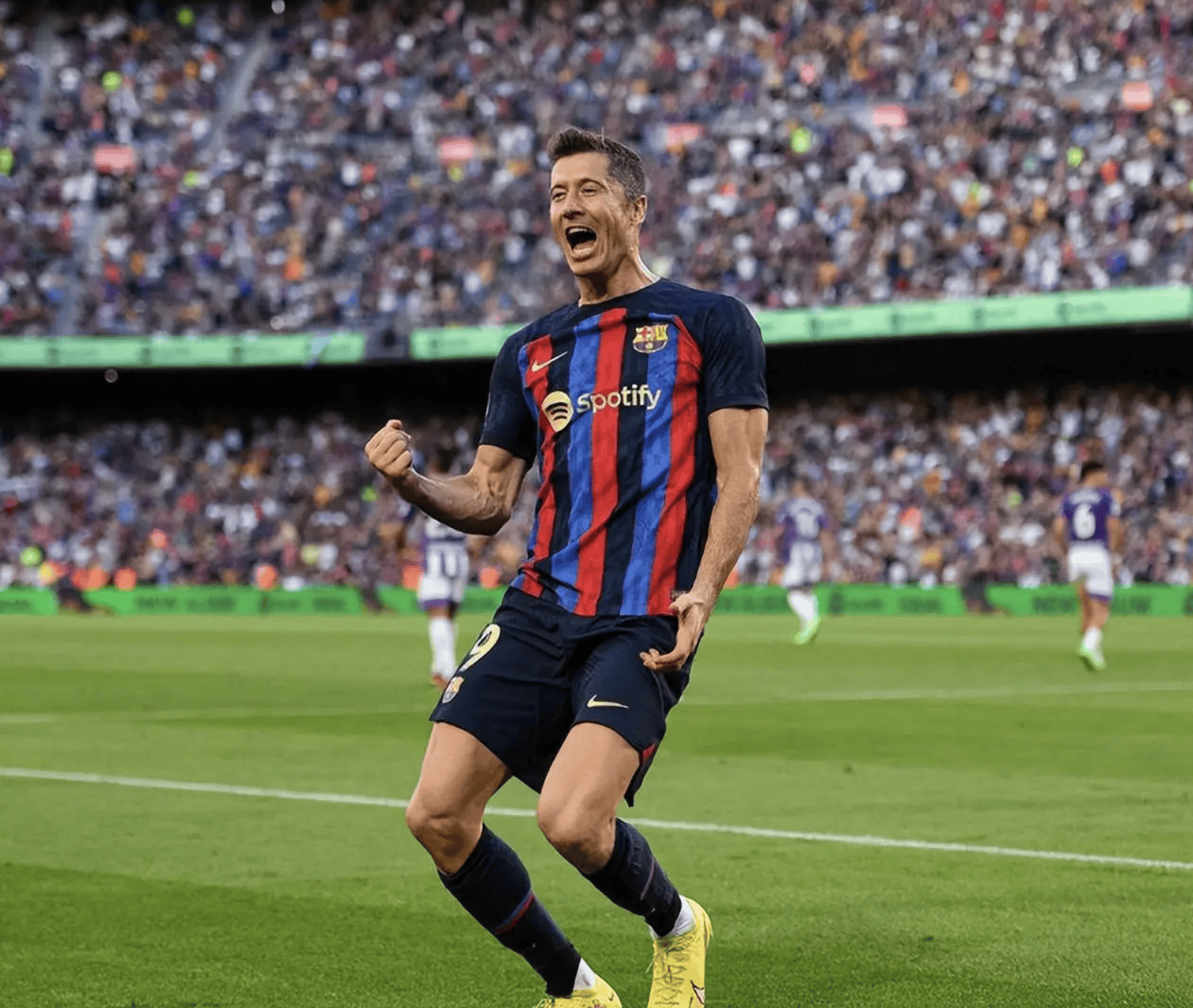 包含巴塞罗那主场战胜马德里竞技，提前锁定小组头名的词条