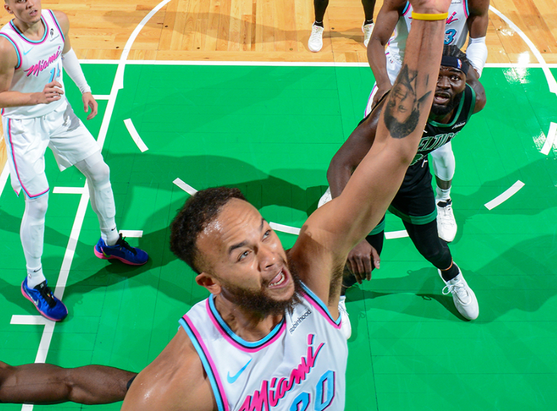 包含凯尔特人翻盘爵士,布克状态火热的词条 包含凯尔特人翻盘爵士,布克状态火热的词条