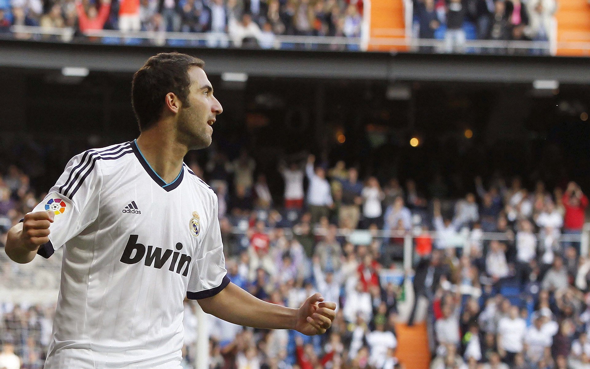 双线奇迹，卡瓦哈尔赛道称王，日本加时绝杀马竞