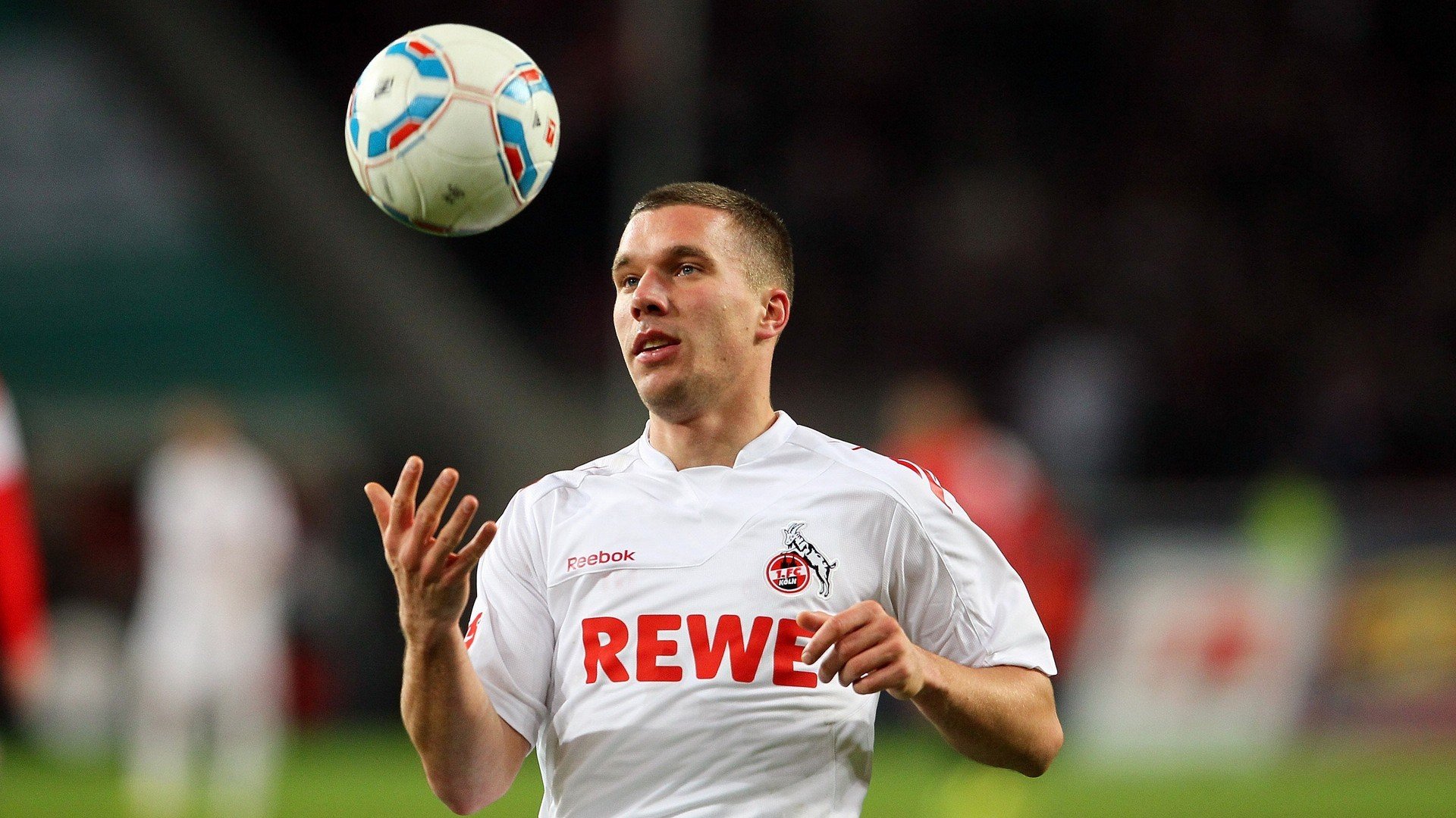 冰与火的对决，当洪都拉斯封锁冰岛，萨拉赫如何统治攻防两端？