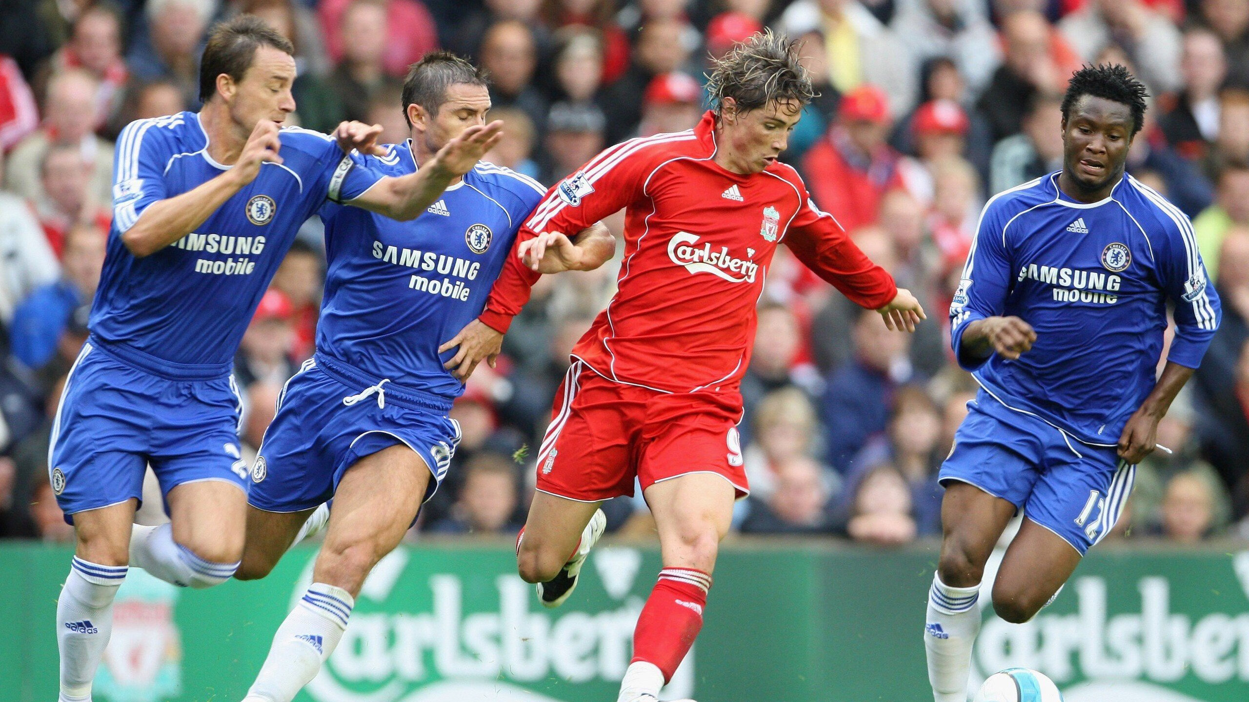 南美利刃刺穿神话，苏亚雷斯彻底打爆希腊防线